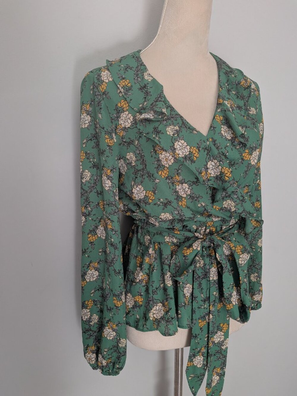 Max Studio Green Floral Ruffle Faux Wrap Blouse Tie Waist Size S Long Sleeve